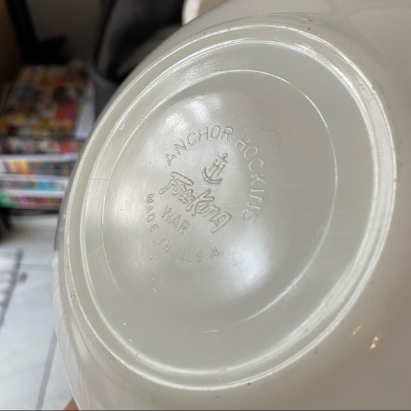 Fire King Gay Fad Mixing Bowl - Picture 4 of 5